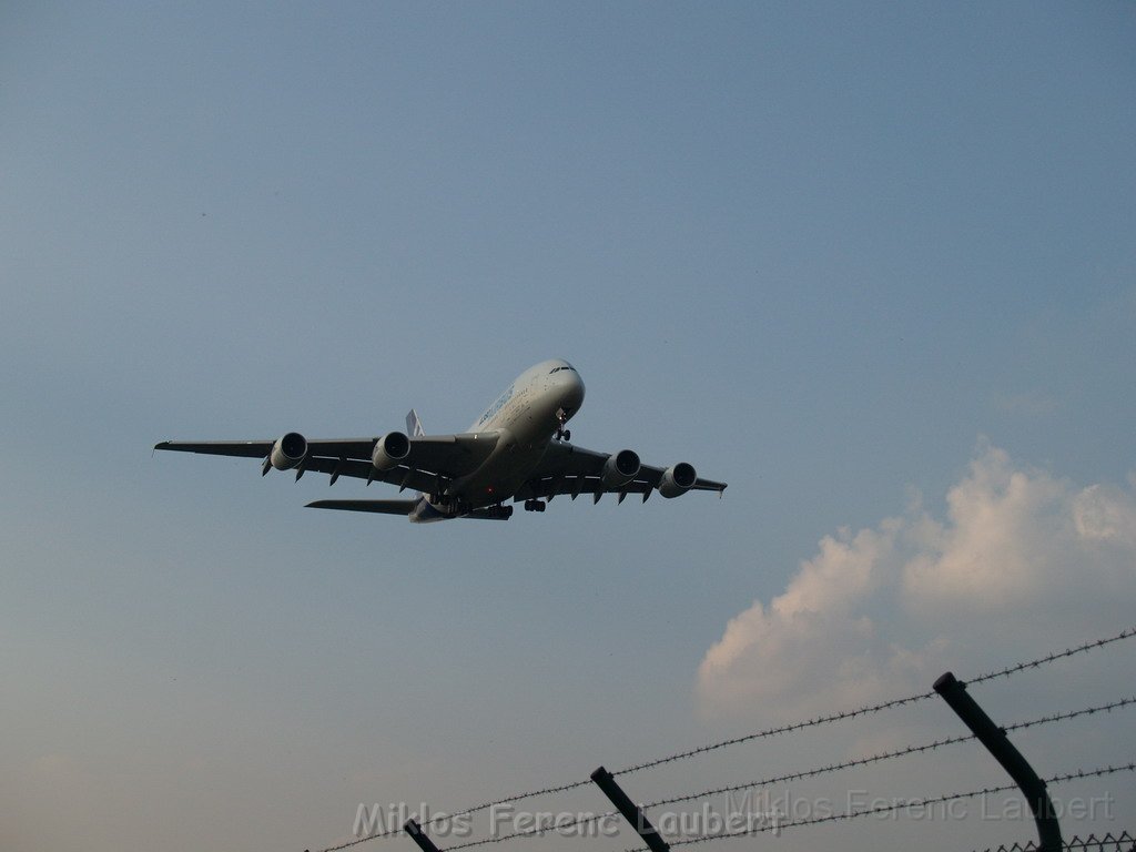 Warten auf den Airbus 380 Koeln Bonn P288.JPG